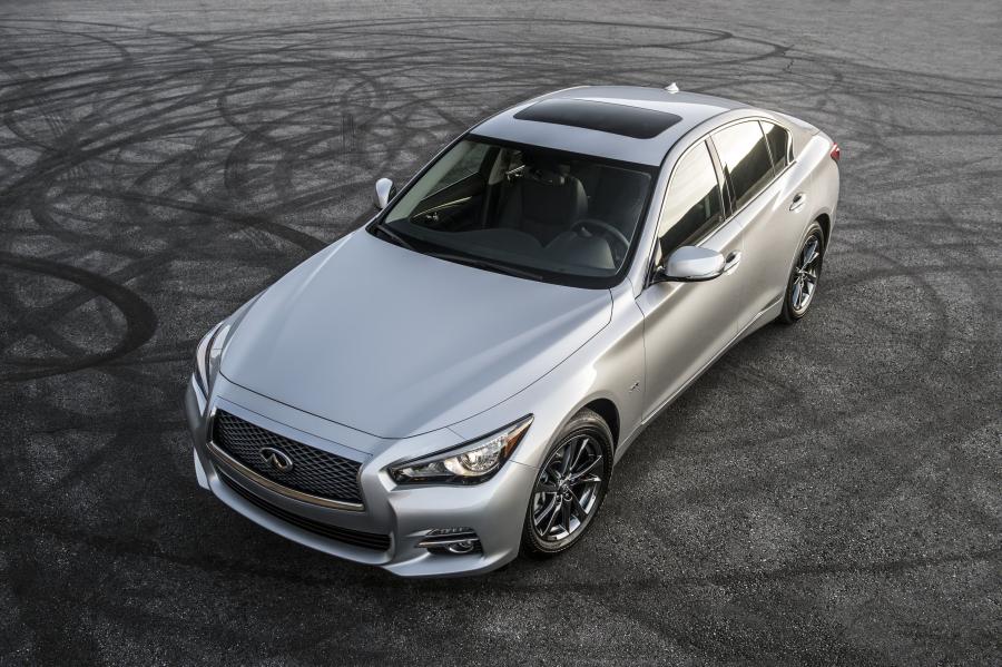  Infiniti Q50 3.0t Signature Edition 2017 года  (NA) (фото 11 из 14)
